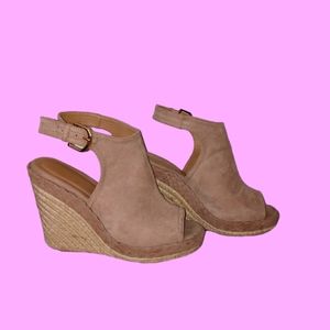 Nude espadrilles by Qupid